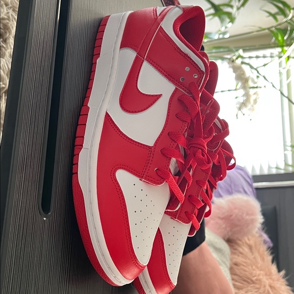 Athletic_Shoes